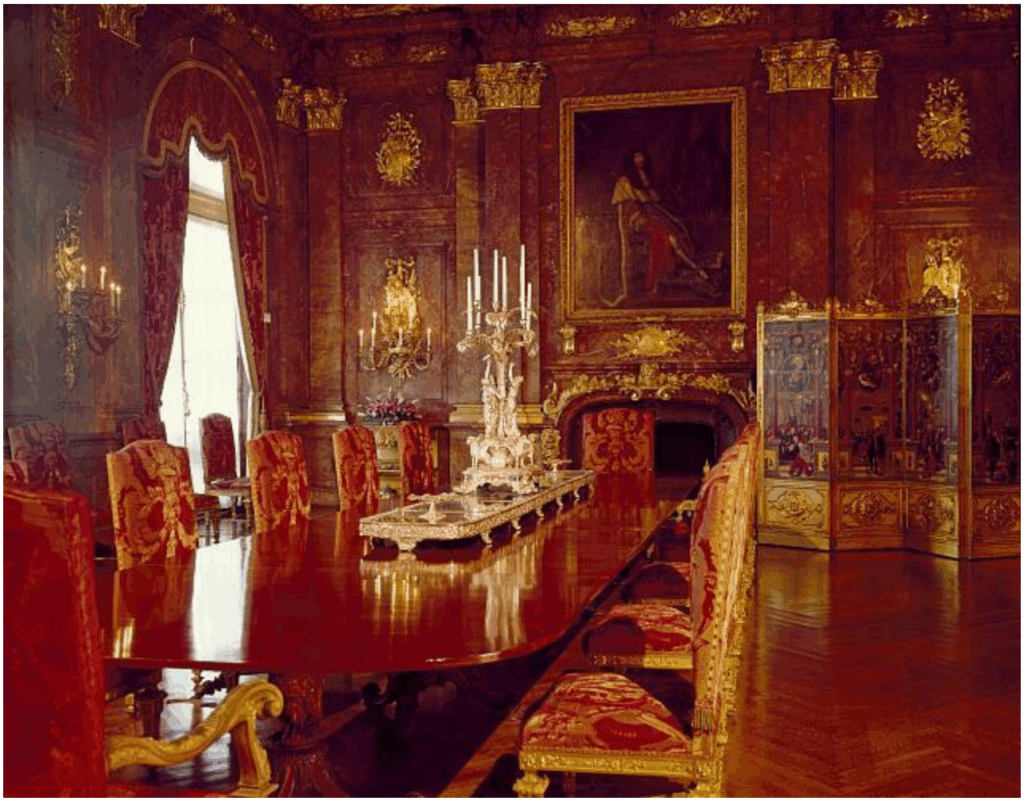 Picture of a Gilded Age dining room. 